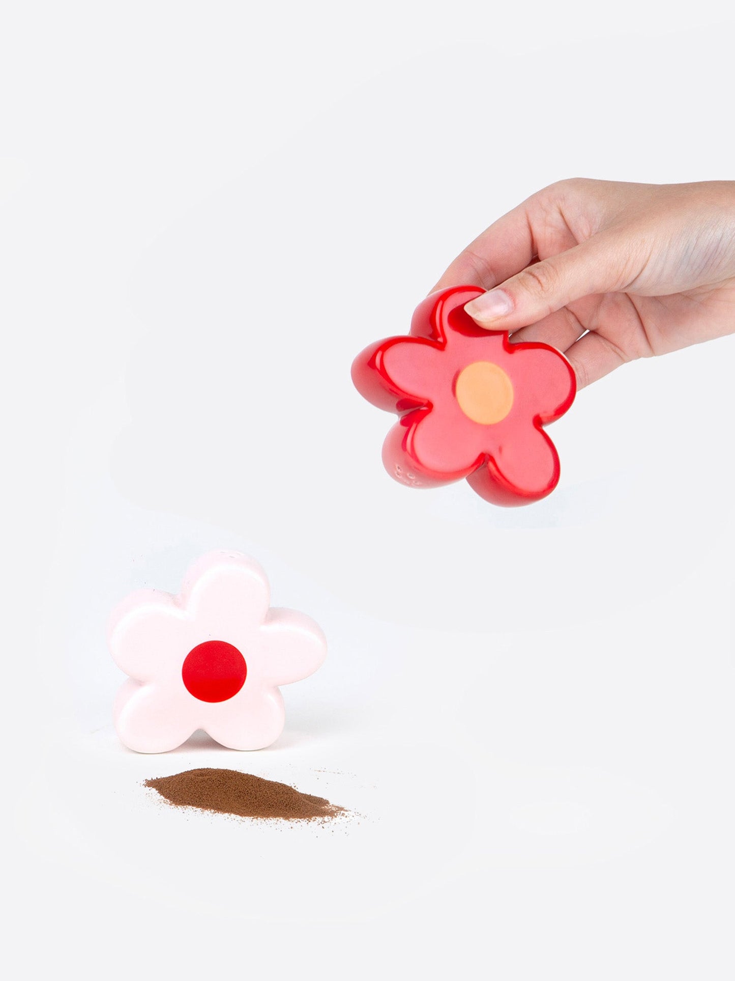 Daisy Salt and Pepper - DOIY Design