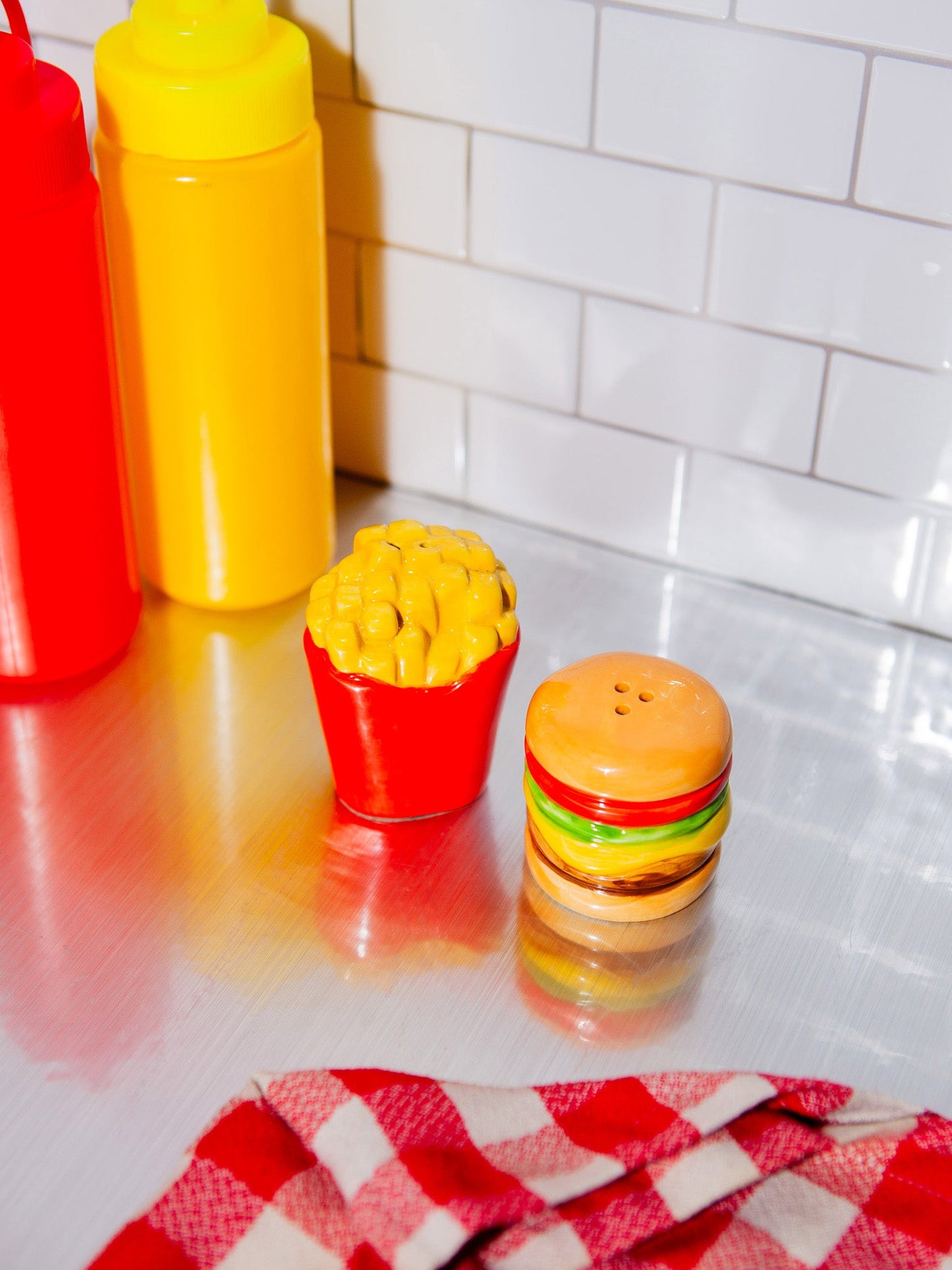 Fast Food Salt & Pepper Shakers Fries & Burger - DOIY Design